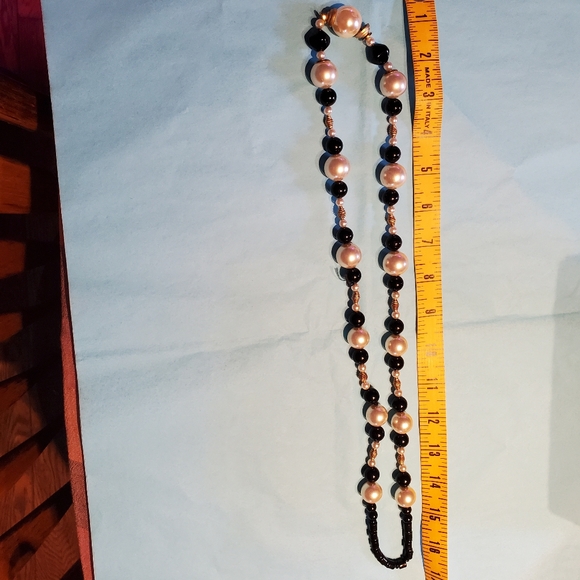 Black, Pearl and gold beaded necklace - Picture 3 of 4